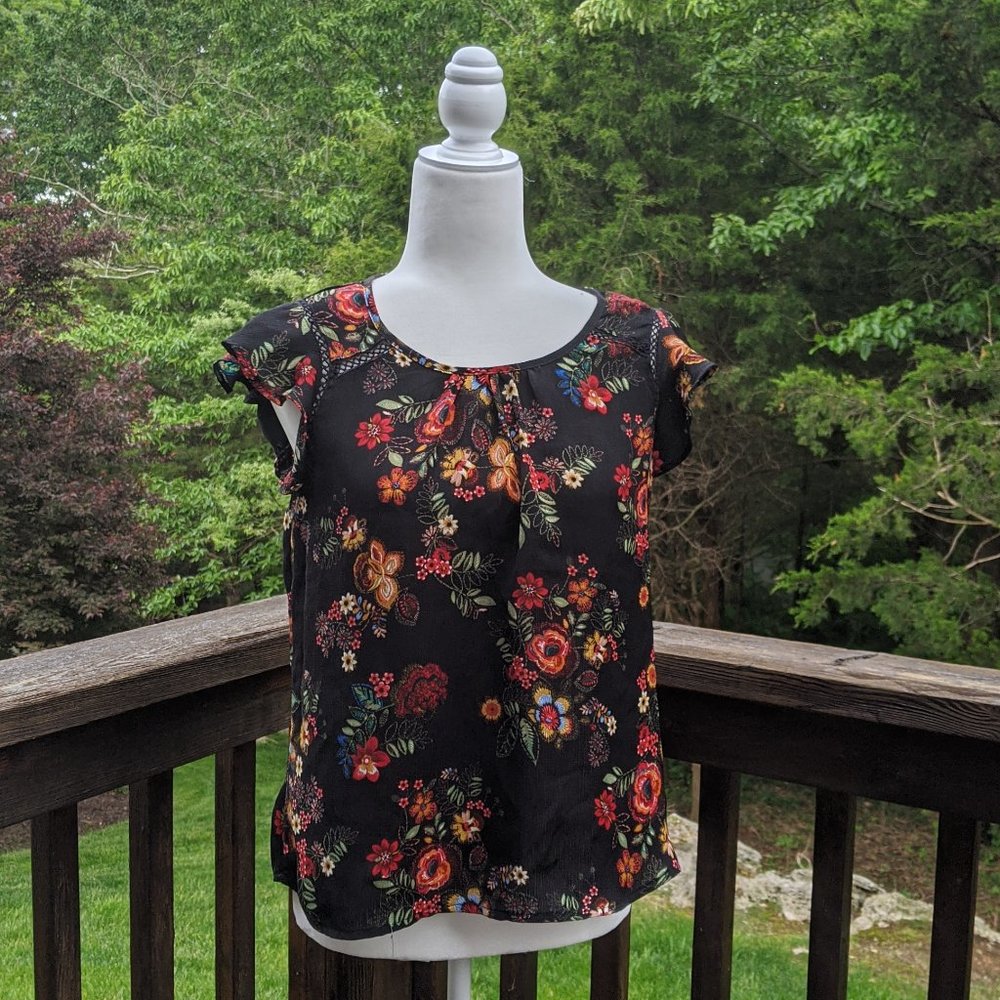OLM Black Short sleeve floral print top blouse
